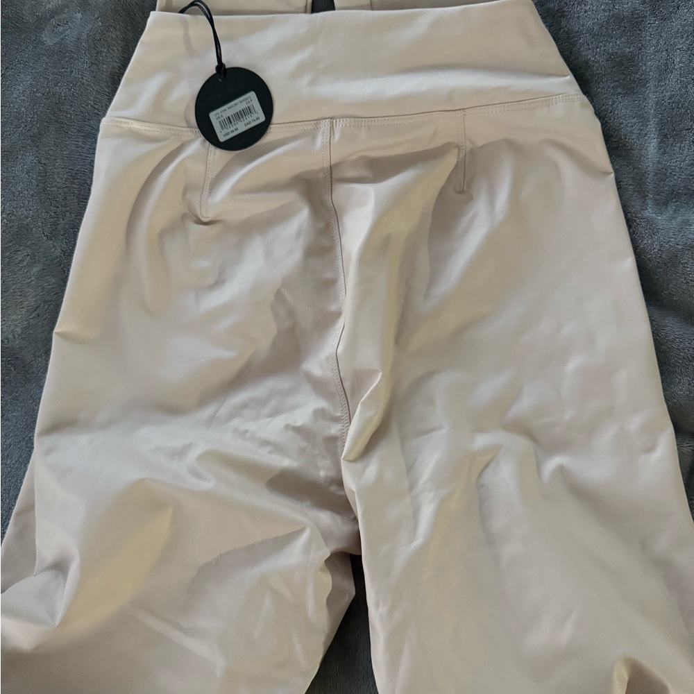 aerie High-Waist Leggings in Light Cream